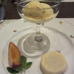 聖兆 - 自家製ココナッツアイス