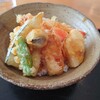 夢の湯レストラン銀河 - 天ぷら丼。ごはんは少なめ。天つゆというより、あんかけ的なタレが特徴。