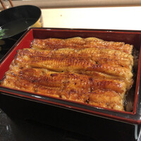 うなぎ時任 - 時任さんは鰻重を食べる時5分待つんだって。だから実は砂時計よりちょっと長い5分待ってから食べたんだ