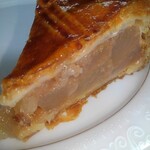 ツマガリ 甲陽園本店 - 紅玉パイ　１／４カット