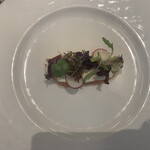 ポンヌフ - 冷製サーモン。以前頂いた同じそれよりも肉厚でした。タルタルとよく合います。