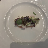 ポンヌフ - 冷製サーモン。以前頂いた同じそれよりも肉厚でした。タルタルとよく合います。