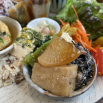 ルシッカ - たっぷり野菜のデリごはん（税込　1,380円）評価＝◎