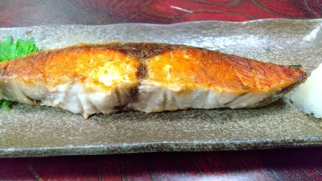 寒鰤あ宮殿 豪快絶品！寒鰤亜宮殿 これでいいのだ！』by パン太夫 : ひみ浜