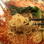 丸源ラーメン - 麺リフトアップ