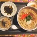 Kinawadinig bar sane - ランチ 沖縄そば定食