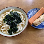 谷本うどん - わかめうどん(大)
      えび天。
      ちくわ天。