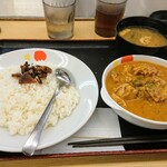 Matsuya - マッサマンカレー並とライス、お約束の味噌汁