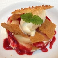 レストラン アラジン - 桃のタルトとヴァニラアイスクリーム