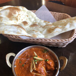 印度屋キッチン - チキンチリカレー（辛口）ナンセット　1,100円