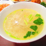 黄鶴 - ランチ小皿定食　２８００円（税込）の玉子スープのアップ【２０２１年２月】