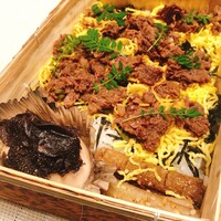 蕃 YORONIKU - 実山椒の和牛ちらし（2,700円）