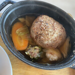DINING呉音 - ストウブ鍋ハンバーグ　カツオ出汁のソース