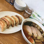 中華トントン - チャーシューメン＋びっくり餃子！