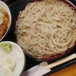 更科 - 白くて揃ったお蕎麦