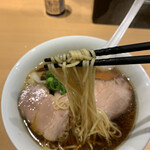 らぁ麺 すぎ本 - 麺リフト