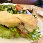 The tee Tokyo　supported by MLESNA TEA - サンドイッチ　トマトベーコソ