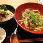 うどん×酒場 第六感 - 日替わり 海鮮丼とうどんset 1150円