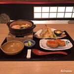日本料理介寿荘 - 煮込みうどんと天婦羅セット