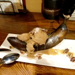 立飲・ビストロシン サンテ - どか～ん！丸ごとバナナのオーブン焼き