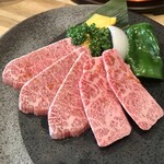 炭火焼肉みや - 追加した上カルビも絶品