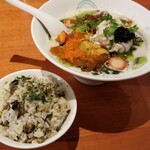 麺屋 六感堂 - 白子スープの海鮮パフェ風ヌードル＋牡蠣とオリーブの炊き込みご飯