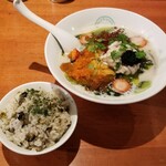麺屋 六感堂 - 白子スープの海鮮パフェ風ヌードル＋牡蠣とオリーブの炊き込みご飯