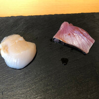 SUSHI TOKYO TEN、 横浜店 - ホタテ　カツオ
