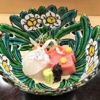 赤坂 菊乃井 - 水仙の器に明石の天然鯛 、長崎の鮪 