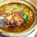 華味 - アンコウは軽く揚げられ、ぷりぷりと弾力あり。ゼラチン部分の食感が面白い