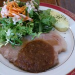 肉菜バル NiGoo - NIGOO特製しょうが焼きのメイン皿