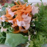 肉菜バル NiGoo - NIGOO特製しょうが焼きの野菜サラダ