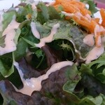 肉菜バル NiGoo - NIGOO特製しょうが焼きの野菜サラダ