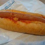 ドトールコーヒーショップ - Salsa hot dog with tomato beans.250en.テイクアウトのときは具が下になるんやて。