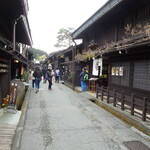 久田屋 - 右側がお店