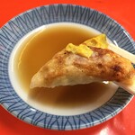 新ちゃん - ぎょうざ　カラシダレ