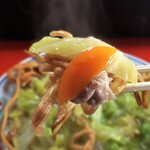 新ちゃん - かたい焼そば　具野菜リフト