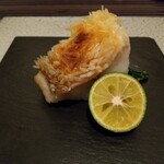 日本料理 TOBIUME - 冬の女王
      パリパリの鱗とフワフワの身♡