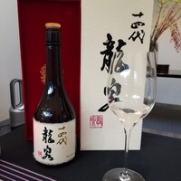 日本料理 TOBIUME - スッゴいお酒 (๑✧∀✧๑)
                    ペアリングハーフ6500円をこのお酒だけで超えてる！