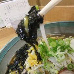 麺屋 彩未 - 醤油ラーメンの海苔のアップ　【　２０１２年８月　】