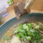 麺屋 彩未 - 味噌ラーメンの角切りチャーシューのアップ　【　２０１２年８月　】