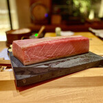 一心鮨 光洋 - 大トロ（豊洲、大間）。美しく見事な本鮪。