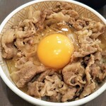 すき家 - 牛丼並盛に生卵をトッピング！