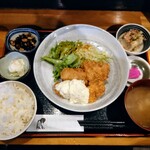 Dainingu Purasu Osake Rin - 令和3年2月
                        チキン南蛮定食 830円
                        雨の日100円引き