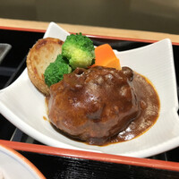 肉寿司 肉和食 KINTAN コレド室町 - 牛タンハンバーグ