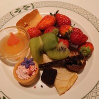 ロウリーズ・ザ・プライムリブ 恵比寿ガーデンプレイス店 - ビュッフェデザート