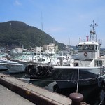 小川家 - 外は下田漁港