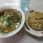 再来苑 - 半チャンラーメン 850円(税込)　(2021.2)