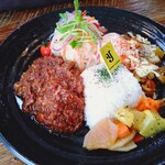 146092170 - ヤミーズカレーエーク×タコキーマカレーあいがけ1200円