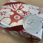 レ・アントルメ国立 - 大学通りの石畳